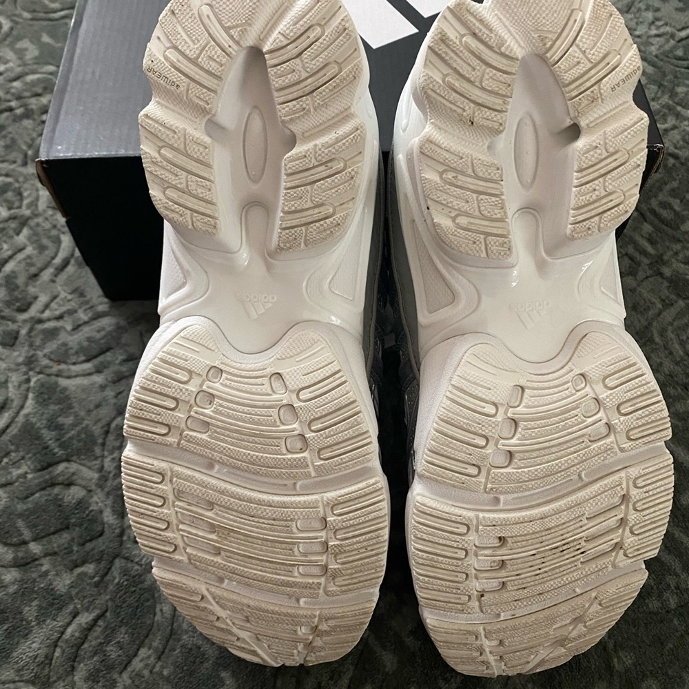Adidas Originals Oswego Pro Trendy Sporty Sneakers - Picture 6 of 9